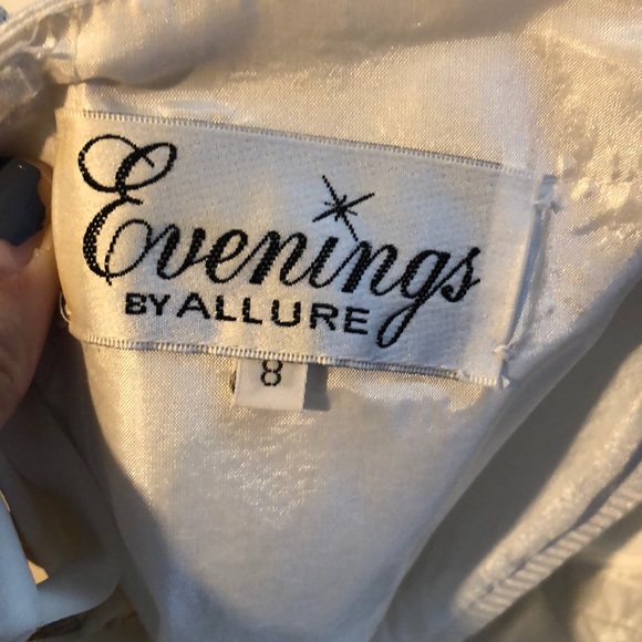 White dress. Prom or Wedding - Picture 4 of 4